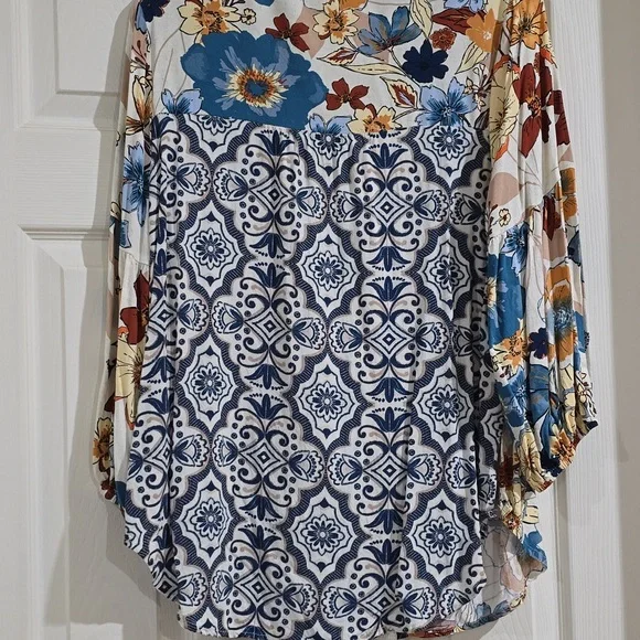 EUC-Floral Button-Up Blouse - Blue and Yellow - Picture 6 of 6